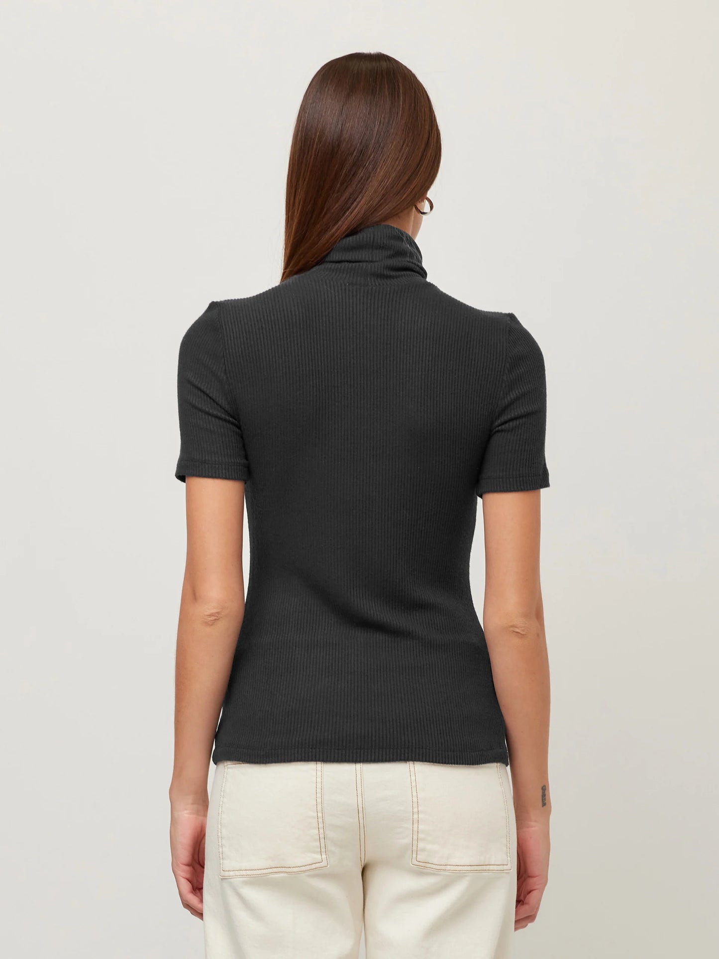 FIFTEEN TWENTY JANA SHORT SLEEVE TURTLENECK TOP