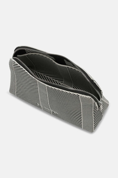 ILSE JACOBSEN Knitted Makeup Bag - Milk Creme Black